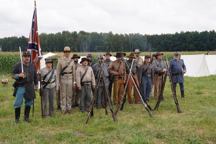 14. Ochotniczy Pułk Piechoty z Luizjany + 1. Texas Regiment Infantry 